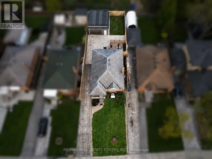 75 CYNTHIA ROAD, Toronto