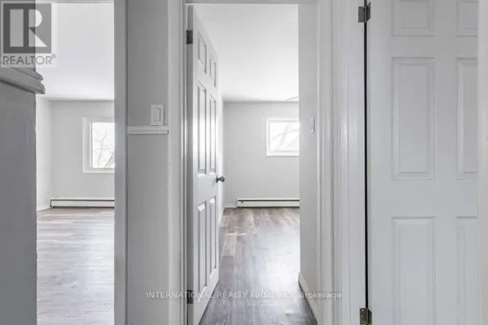 75 KING EDWARD AVENUE, London South