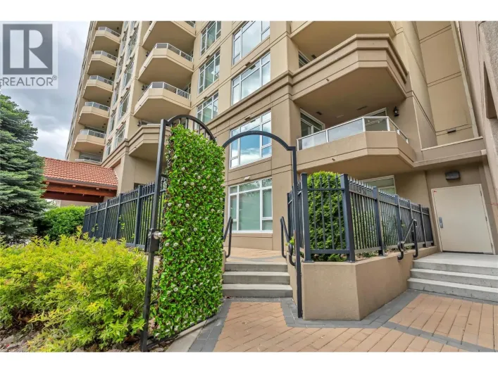 Apartment for sale: 75 Martin Street Unit# 101, Penticton