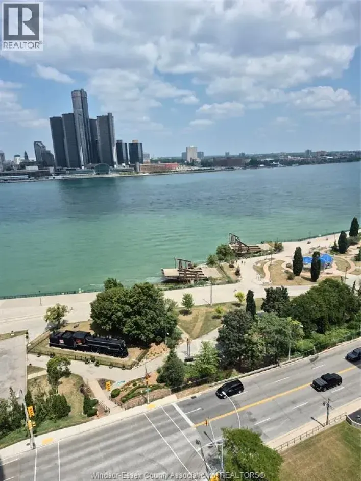 75 RIVERSIDE DRIVE East Unit# 1706, Windsor