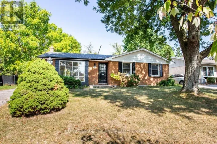 75 TWEED CRESCENT, London North