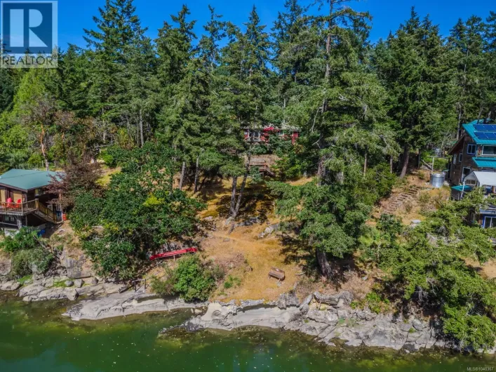 75 Whaler Bay Rd, Galiano Island