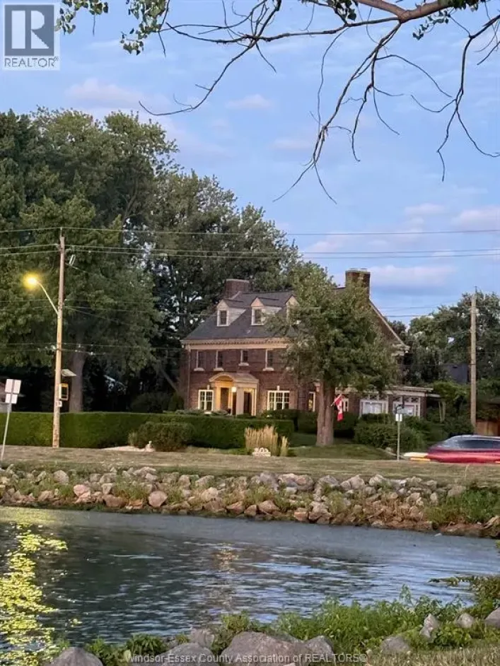 7505 Riverside DRIVE East, Windsor