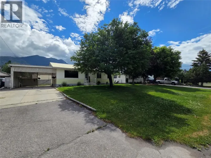 7508 Jackson Avenue, Radium Hot Springs