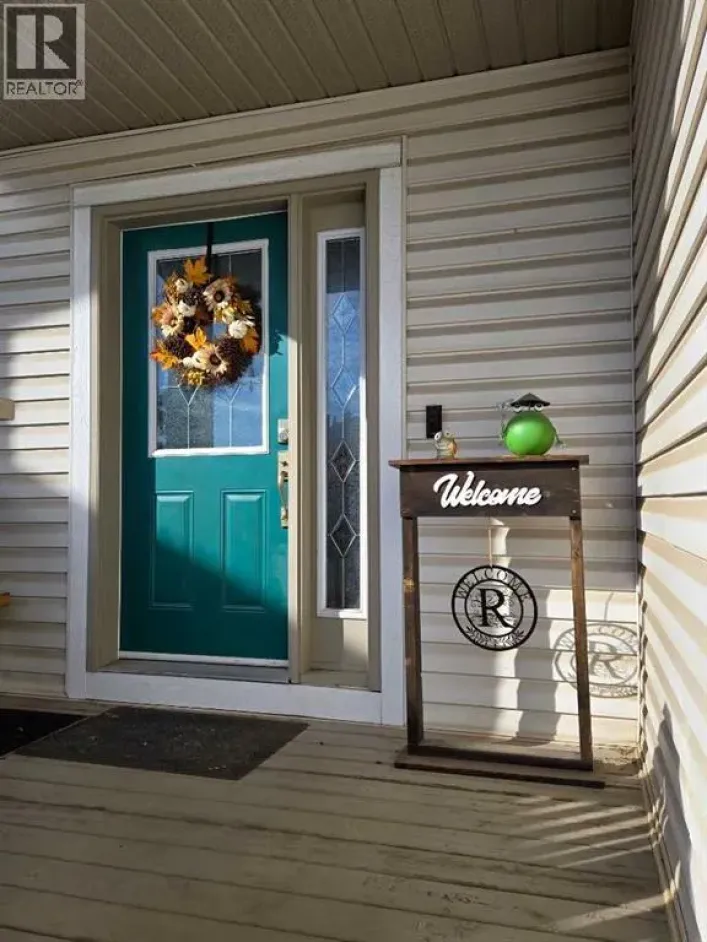 753 Fairways Green NW, Airdrie