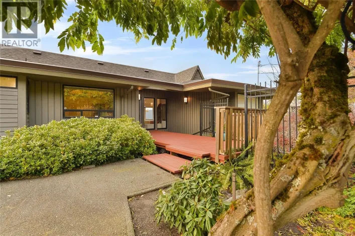 754 Walfred Rd, Langford