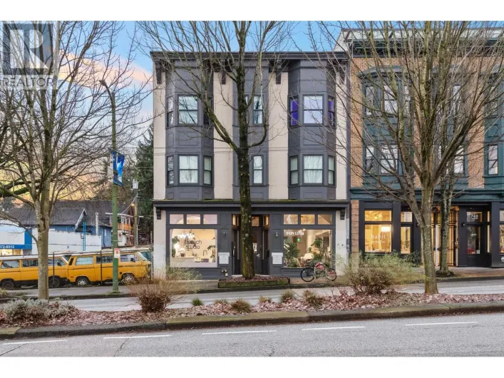 754-758 E BROADWAY, Vancouver