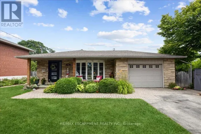 House for sale: 755 PARKER CRESCENT, Burlington