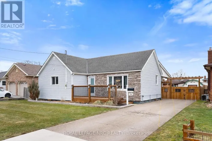 7552 DORCHESTER ROAD, Niagara Falls