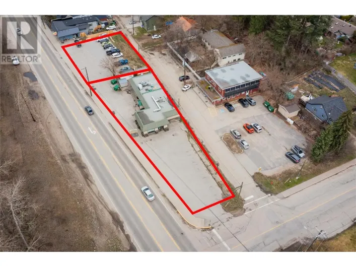 755/789 Columbia Avenue, Castlegar