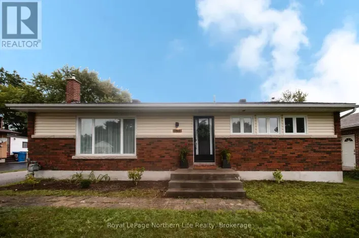756 EASTWOOD AVENUE, North Bay