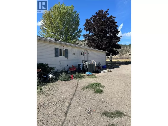 7561 Highway 97, Oliver