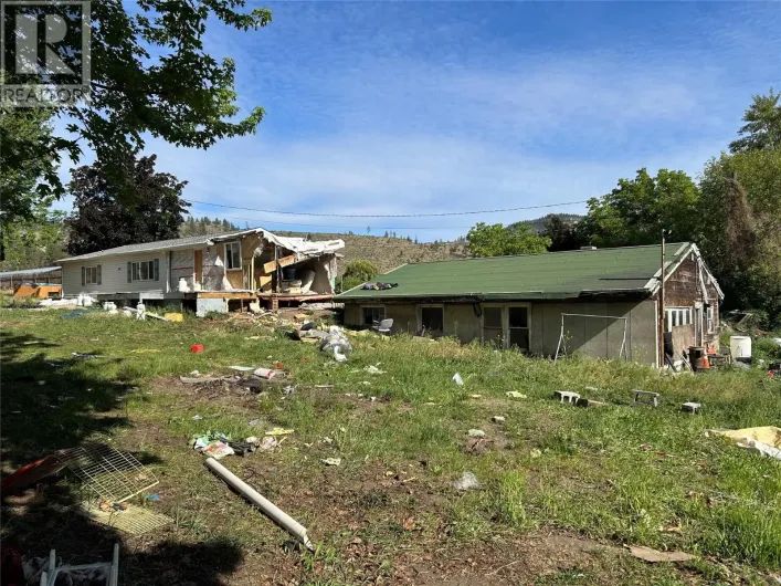 7561 Highway 97, Oliver