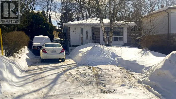 758 BOTANY HILL CRESCENT, Newmarket