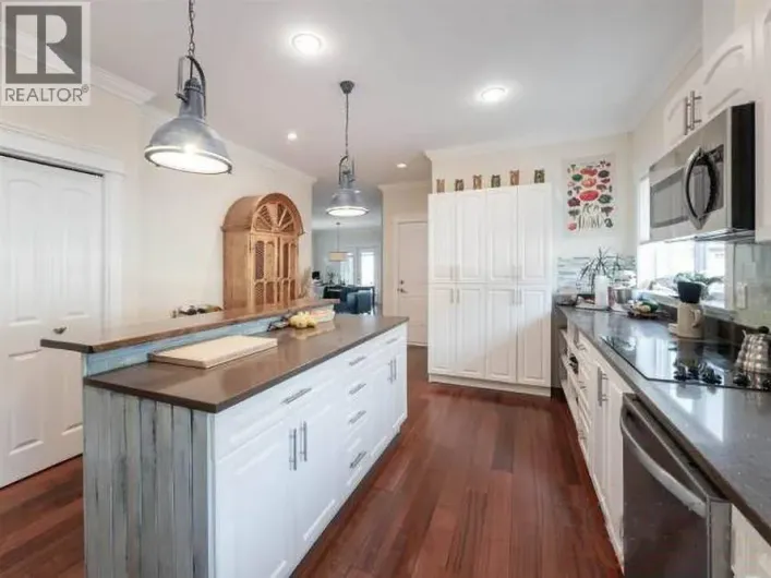 758 GERUSSI LANE, Gibsons