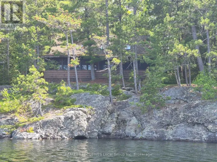 758 ISLAND, Temagami