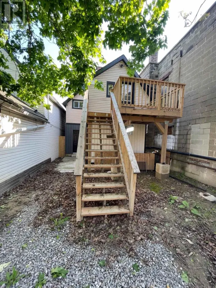 759 BARTON STREET E, Hamilton