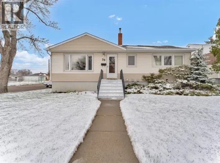 76 12 Street SW, Medicine Hat