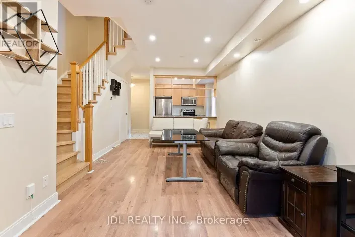 76 - 315 VILLAGE GREEN SQUARE, Toronto