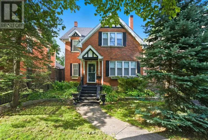 76 BOND STREET W, Kawartha Lakes