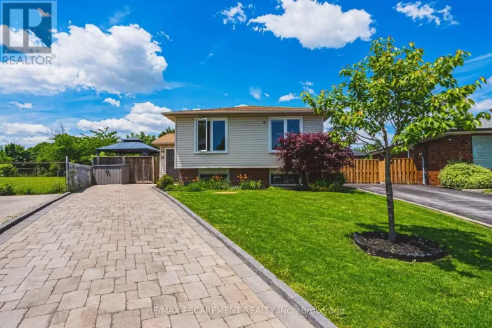 76 BOSTON CRESCENT, Hamilton