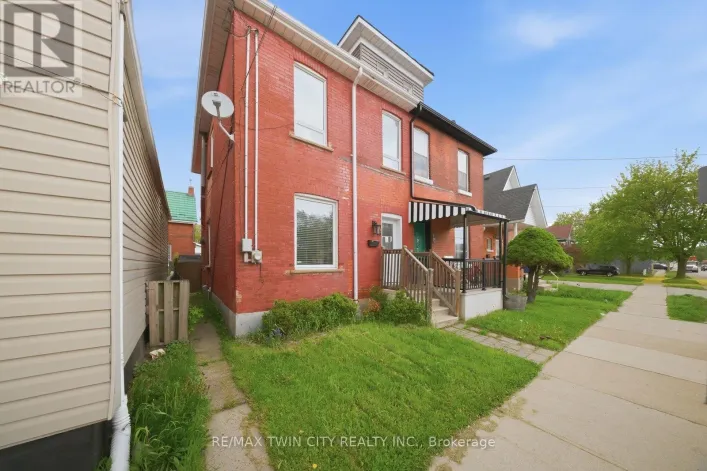 76 GREY STREET N, Brantford