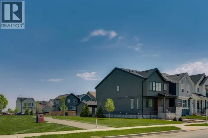 76 Heirloom Drive SE, Calgary