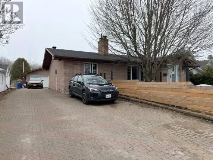 76 Huron AVE, Blind River