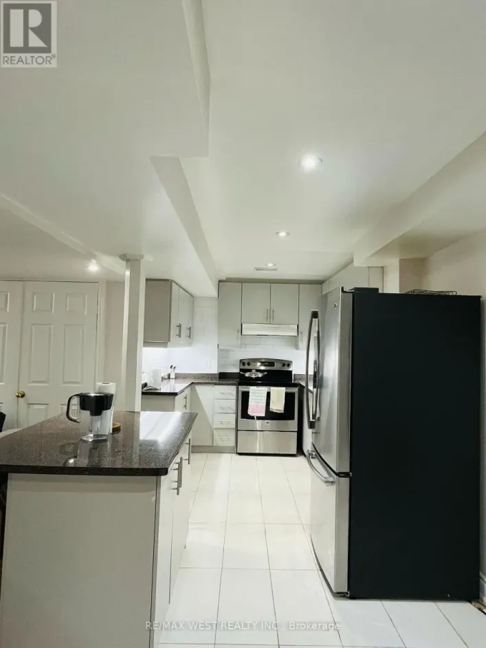 76 LEXINGTON ROAD N, Brampton