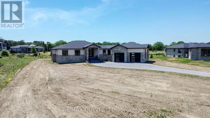 76 NAVIGATION DRIVE, Prince Edward County