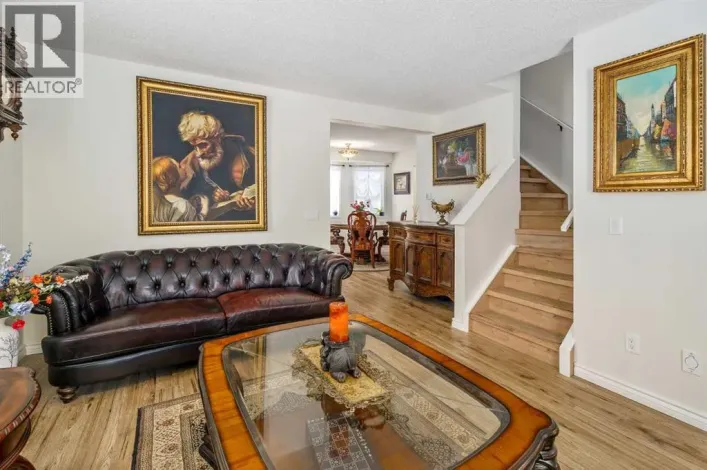 76 Sunlake Gardens SE, Calgary