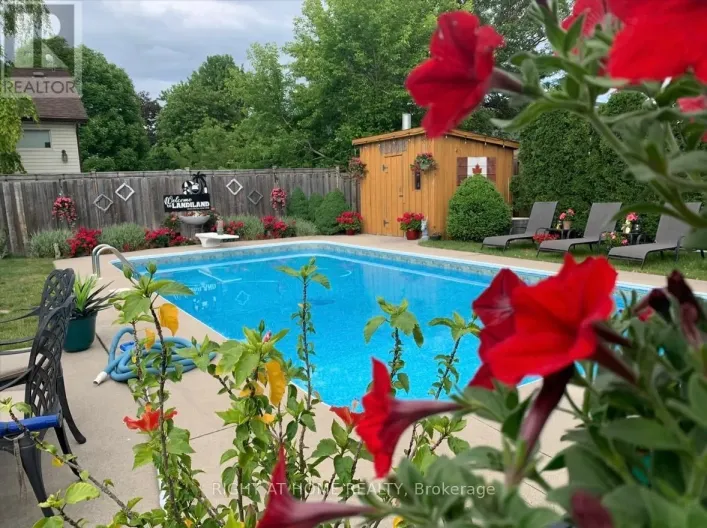 760 WILLOW AVENUE, Milton