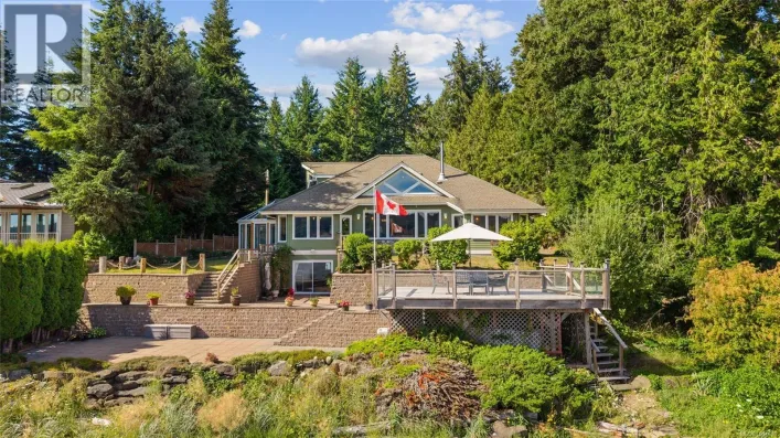 7602 Ships Point Rd, Fanny Bay