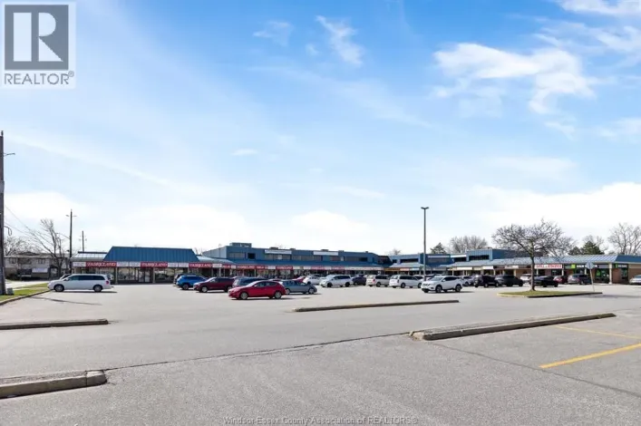 7605 TECUMSEH ROAD East, Windsor