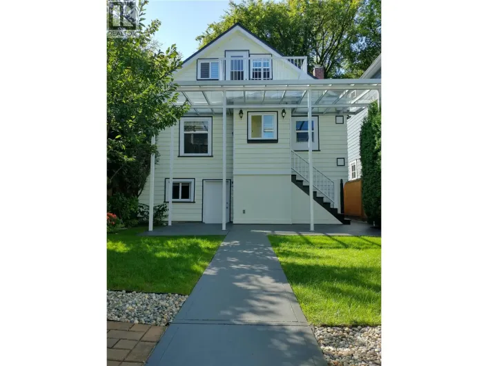 761 W 26TH AVENUE, Vancouver