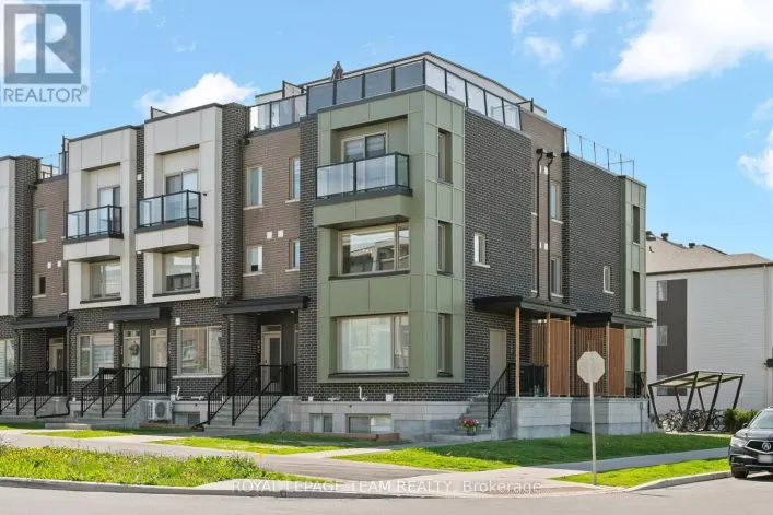 762 MIKINAK ROAD, Ottawa