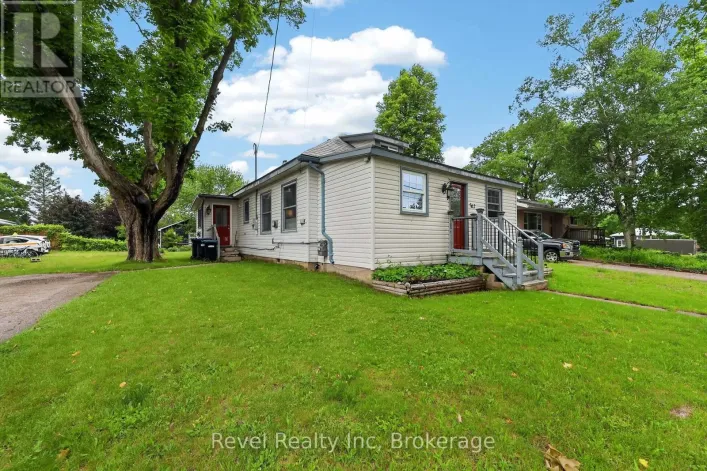 762 SEVENTH AVENUE, Tay