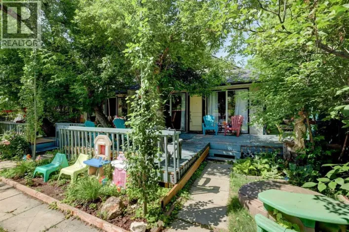 7622 34 Avenue NW, Calgary