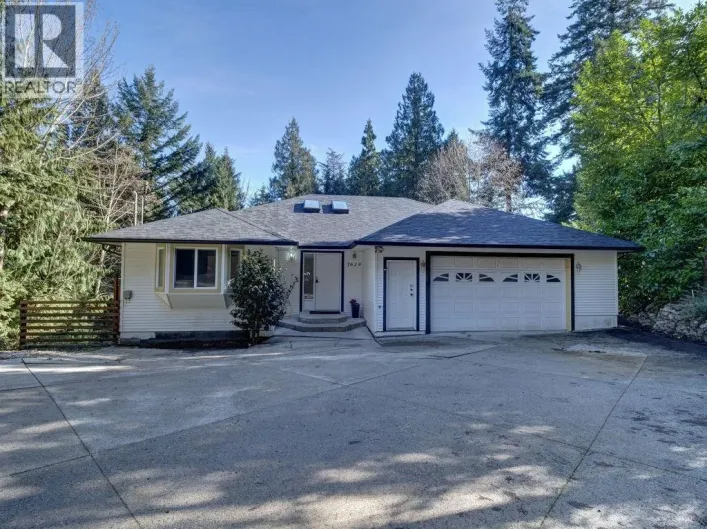 7629 REDROOFFS ROAD, Halfmoon Bay