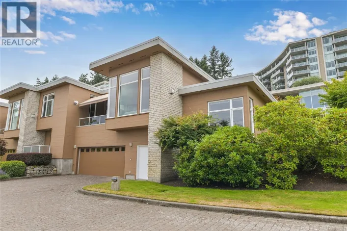 763 Sayward Hill Terr, Saanich