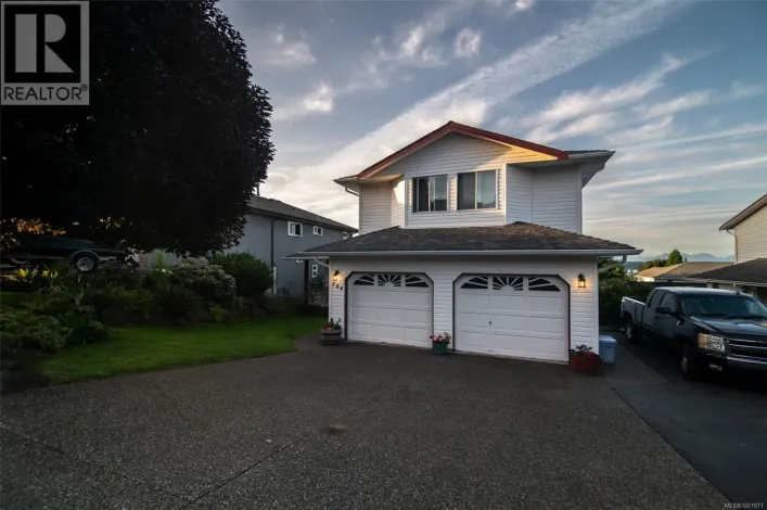 764 Bowen Dr, Campbell River