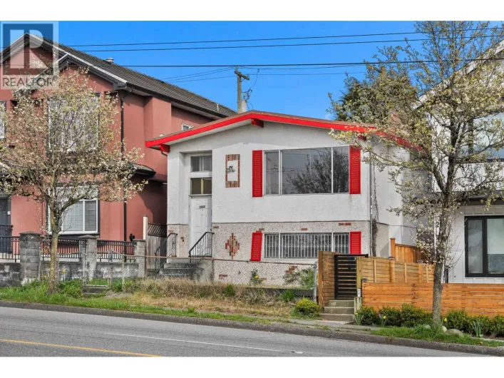 7656 MAIN STREET, Vancouver