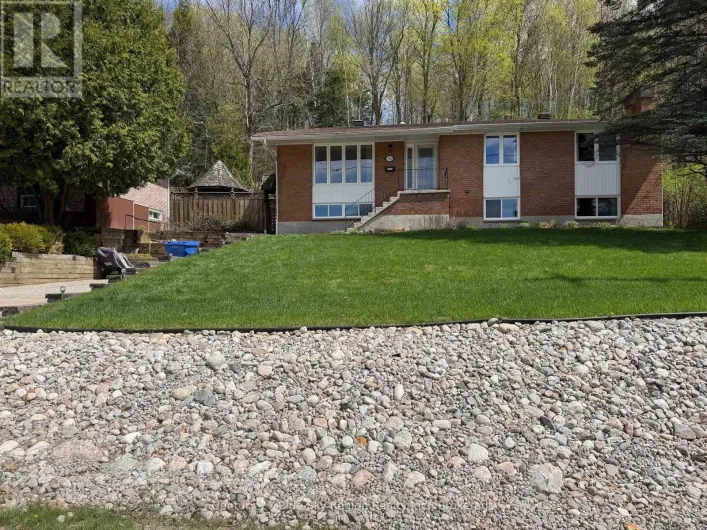 766 SKI CLUB ROAD, North Bay