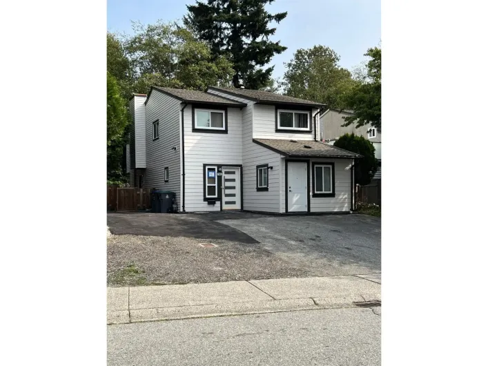 7662 125 STREET, Surrey