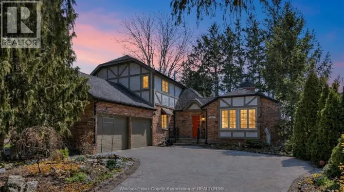 767 ROSELAND DRIVE South, Windsor