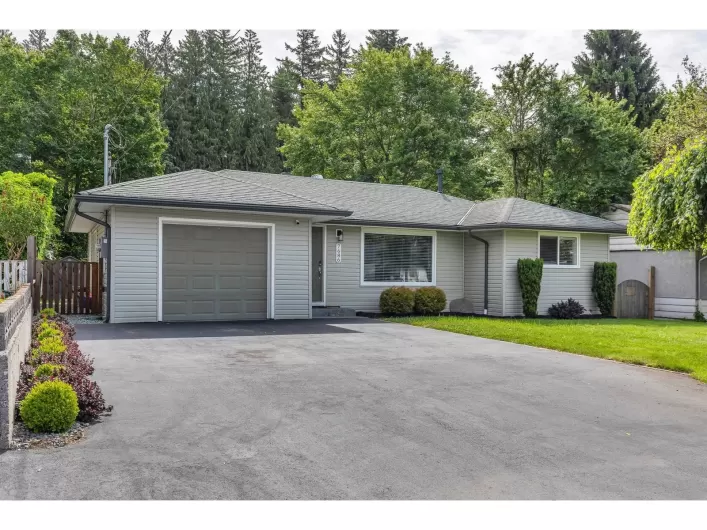 7686 BLOTT STREET, Mission