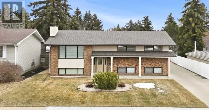 77 Allan Close, Red Deer