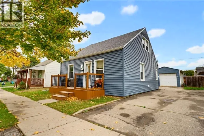 House for sale: 77 EIGHTH Avenue, Brantford