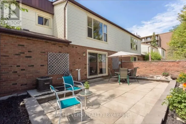 770 FANSHAWE PARK ROAD E, London North