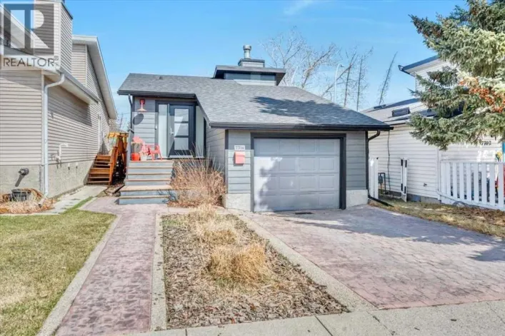 7704 46 Avenue NW, Calgary